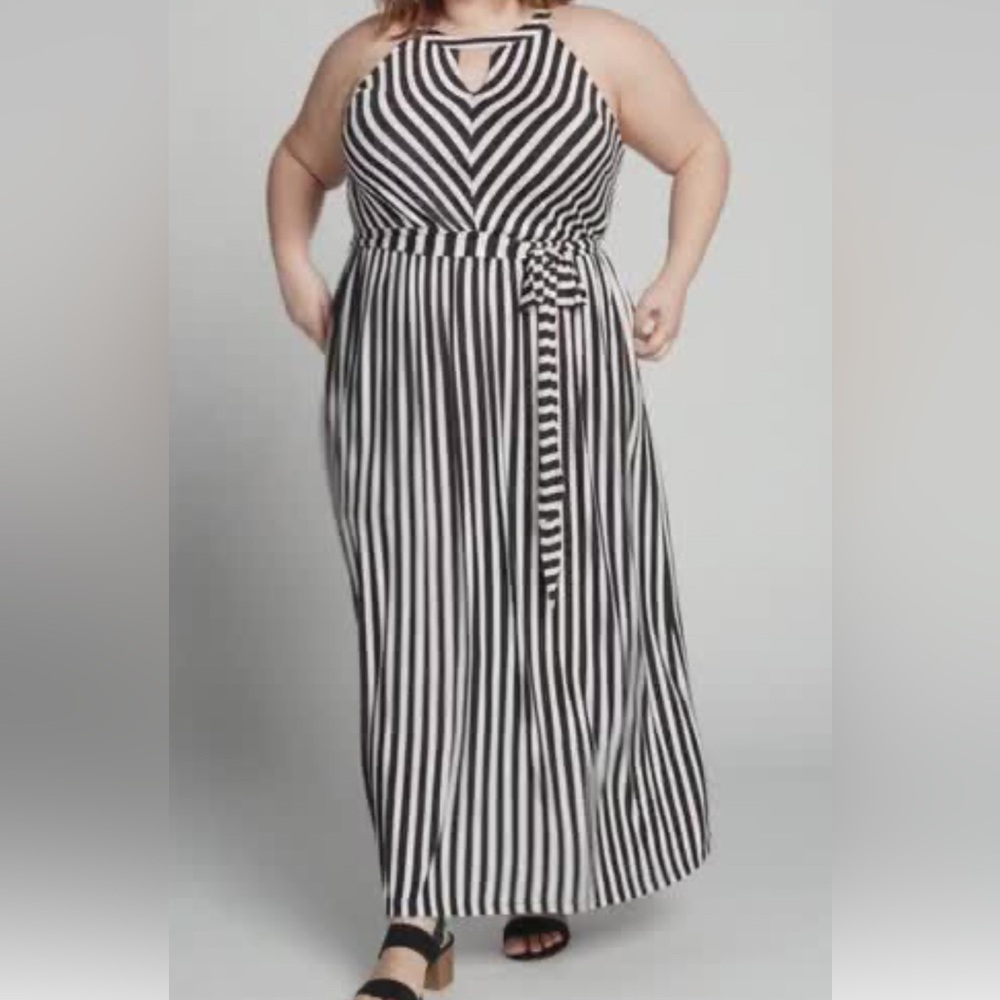 Lane Bryant Sleeveless Cutout-Neck Maxi Dress
Size:18/20